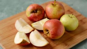 Сушеные яблоки в мультиварке