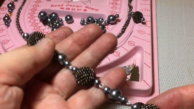 БУСЫ с мохнатой бусиной. МК. смотреть онлайн