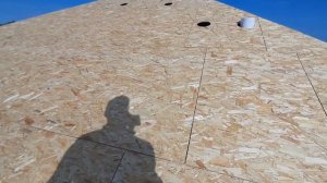 Набили листы OSB на обрешетку кровли в Есипово