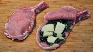 Мясо с помидорами и сыром