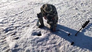 Ловля ОКУНЯ в конце Марта. озеро ГУСИНОЕ. НЕПОГОДА