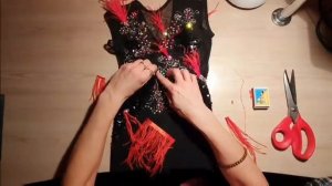Как пришить перья. Ремонт купальника.