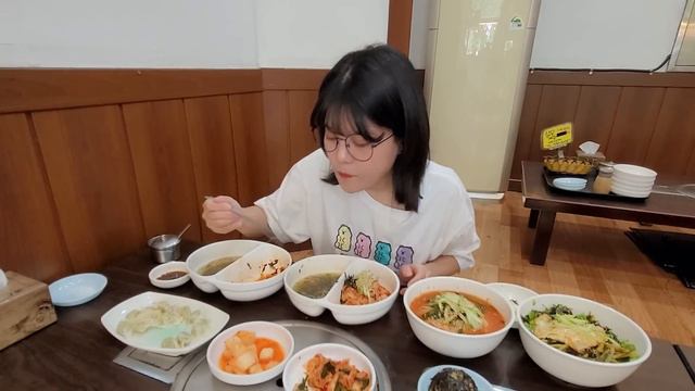 잔치국수vs비빔국수🤔고민안하고 반반국수로 둘다 먹고왔어요ㅋㅋ국수먹방 Noodles eating show
