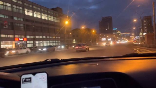 Поймал межгород по комфорт плюсу / работа в Яндекс.Такси смотреть онлайн