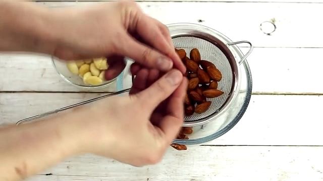 Как быстро очистить миндаль от оболочки/Меню недели смотреть онлайн