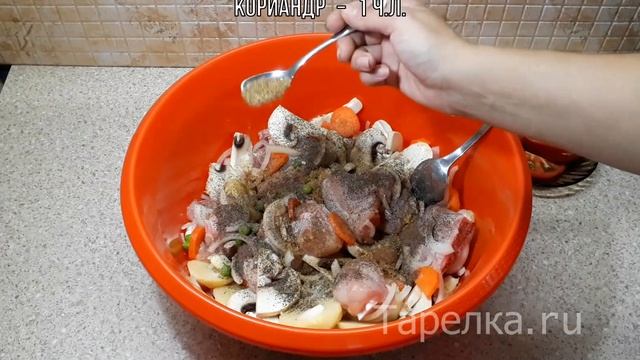 КУРИЦА В БАНКЕ В ДУХОВКЕ. ЕДА БЕЗ ГРЯЗНОЙ ПОСУДЫ. Рецепт из СССР. Курица с овощами в духовке смотреть онлайн