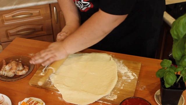 Итальянская пицца с морепродуктами.