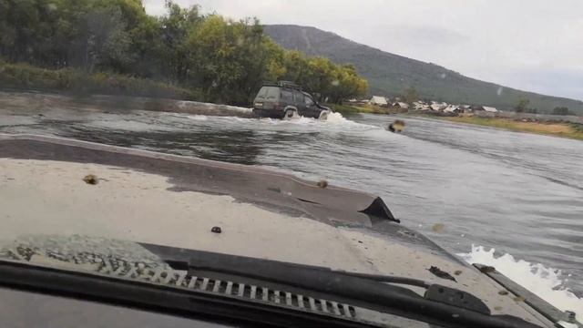 Toyota Land Cruiser 80, Обычный день для крузака смотреть онлайн