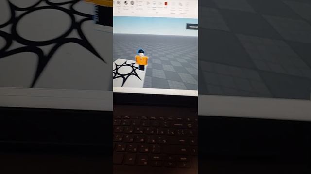 как двигать головой в роблокс студио смотреть онлайн