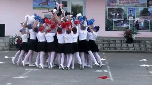 Танец с помпонами - Старшая и младшие танцевальные группы