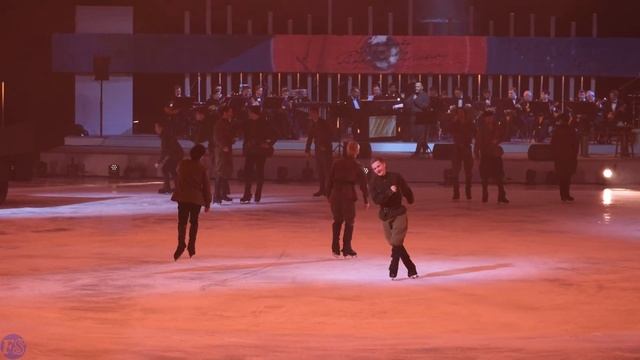 Поппури: "Смуглянка", "Одинокая бродит гармонь" и др. на шоу "Чемпионы" Ильи Авербуха в Москве смотреть онлайн