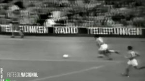 GARRINCHA - Quando o Futebol Vira Arte • Melhores Dribles e Gols