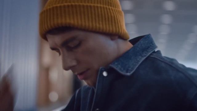 Samsung Galaxy S21 - КЛЮЧЕВАЯ ОСОБЕННОСТЬ UWB - Что это такое? смотреть онлайн