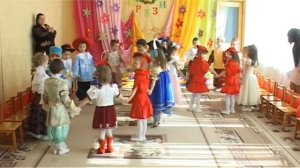 Общий танец на весеннем утреннике в детском саду.Оранжевое солнце. Средняя группа.