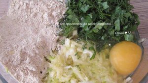 Цельнозерновые оладьи из кабачков