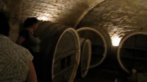 Старинный винный погреб видео