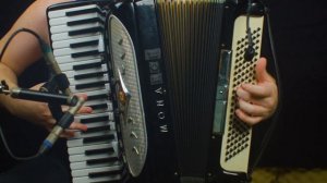 Tom Jobim - Triste (Jackson Parodi, accordion)