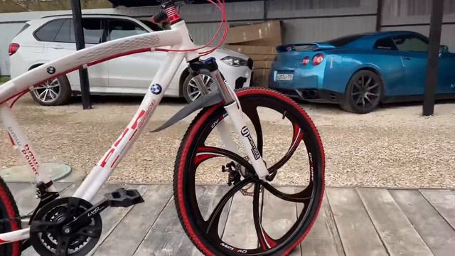 Велосипед на литых дисках Белый с красным , 26 размер , взрослый смотреть онлайн