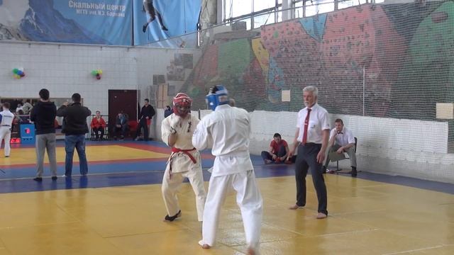 Демченко Виталий в синем шлеме Полуфинал смотреть онлайн