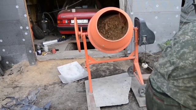 Строим гараж. Заливаем бетон.Заезд в гараж. ч.1 смотреть онлайн