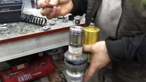 Самый бюджетный и адекватный ремонт аммортизатора "Ohlins" Yamaha Xjr