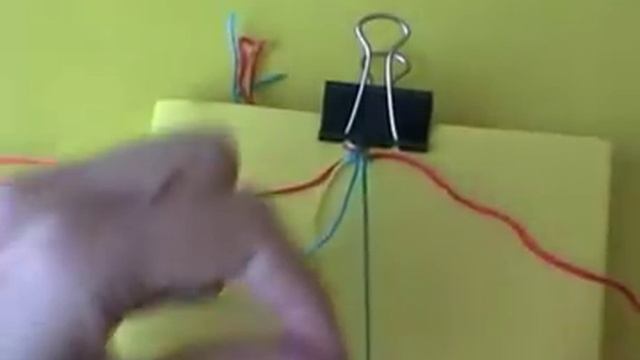 Как плести фенечку на уголок - 1 смотреть онлайн