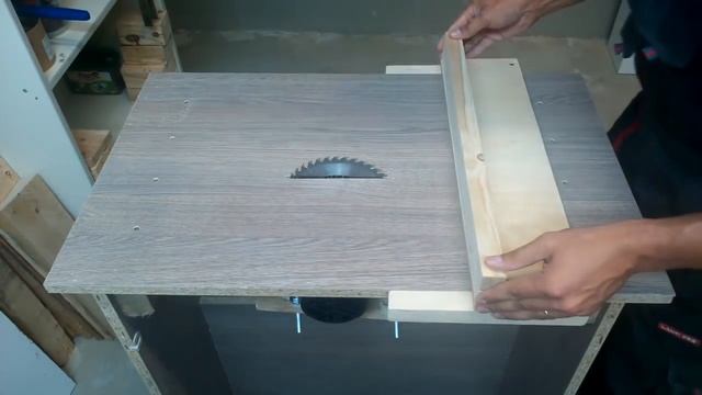 How To Make A Crosscut sled for homemade table saw смотреть онлайн