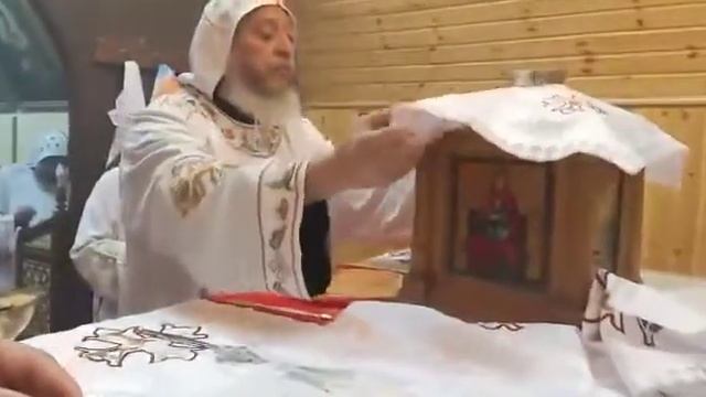 صلاة التقديس قداس رهبان دير المحرق بكنيسة القديسة هيلانة اورشليم القدس смотреть онлайн