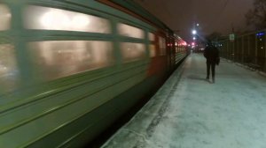 Электропоезд ЭР2Т-7213  станция Нара 3.12.2016