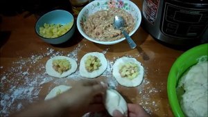 КАК ПОЖАРИТЬ ПИРОЖКИ В МУЛЬТИВАРКЕ | ПИРОГИ С КЛУБНИЧНОЙ И МЯСНОЙ НАЧИНКОЙ