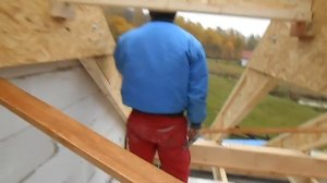 27.10.2015.Деревянные двутавровые балки в стропильной системе.