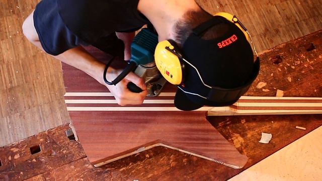 Custom Guitar Build смотреть онлайн