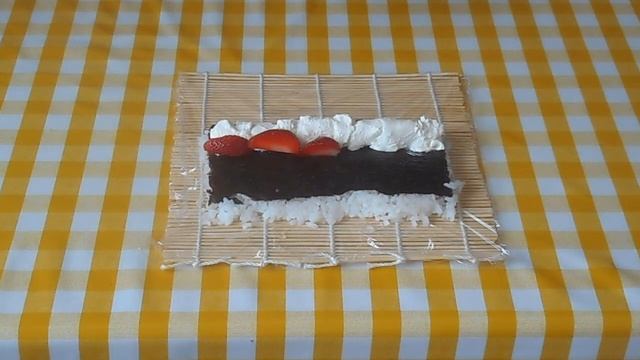 Роллы с клубникой смотреть онлайн