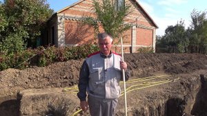 28. Подготовка песчаного основания смотровых колодцев, септика. Подготовка ж.б. изделий. Утро