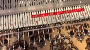 Часть 6 Начало вязания. Первый ряд. Вязание образцов. Знакомство с вязальной машиной Silver Reed