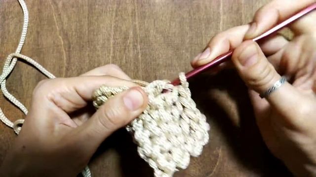 Столбики с одним накидом. Уроки вязания крючком для начинающих. смотреть онлайн