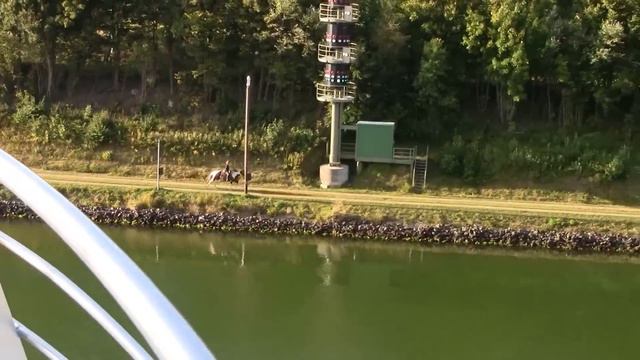 German Amazon (Horsewoman) & Ocean Ship. Немка-наездница и океанский лайнер (2304sp) смотреть онлайн