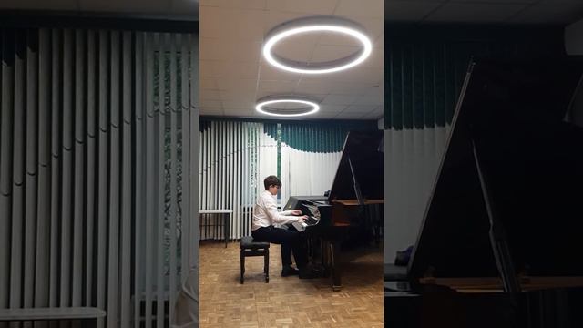 "Элегия"А.Бабаджанян , исп. Величутин Леонтий, 13лет смотреть онлайн