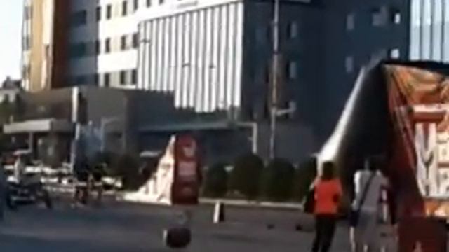 Волгоград 08.08.18. Ночные волки в городе представляют шоу смотреть онлайн