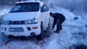 зимняя рыбалка в магадане бухта мелководная  видео не моё