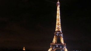 Эйфелева башня иллюминация