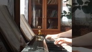 Красивая мелодия на фортепиано / Beautiful melody on the piano?