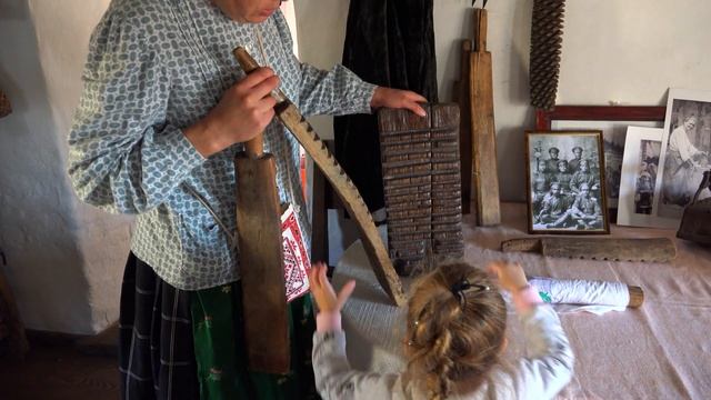 ПУТЕШЕСТВИЕ В СТАРИНУ / ДОМ ПОСТРОЙКИ 1870г смотреть онлайн