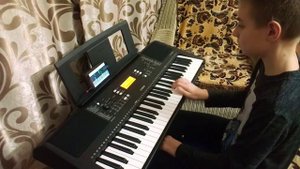 Песня "юность" на синтезаторе