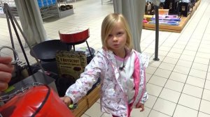 МАМА ПРОТИВ ПАПЫ. ПОДАРКИ НА ДЕНЬ РОЖДЕНИЯ. СОФУНЬЯ ШАЛУНЬЯ