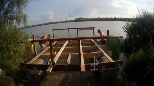 Сплав по Иртышу на плоту из бочек смотреть онлайн