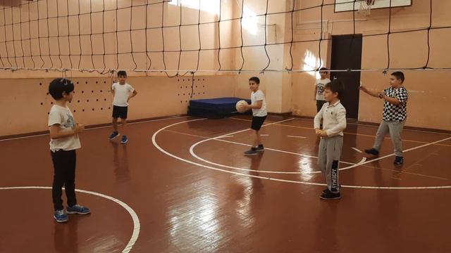 Пионербол. Игра (3 часть) смотреть онлайн