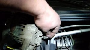 Митсубиси Лансер 9-1.8 бензин снятие генератора