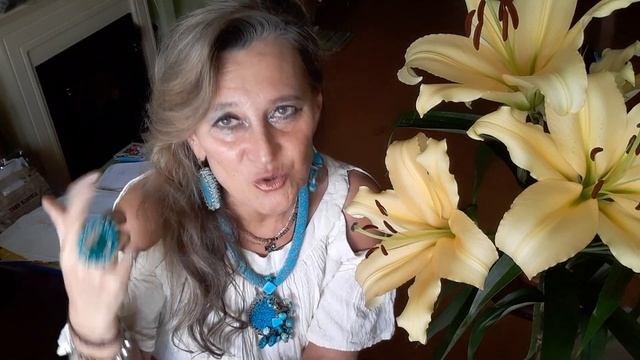 УКРАШЕНИЯ для женщины - источник энергии. Сила ПОДАРЕННЫХ камней. смотреть онлайн