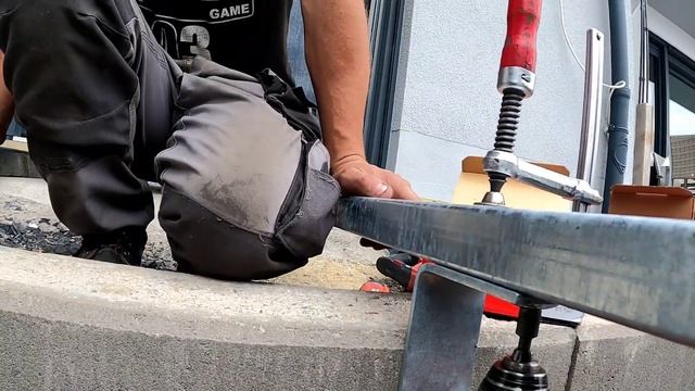 Монтаж площадки вокруг бассейна. смотреть онлайн